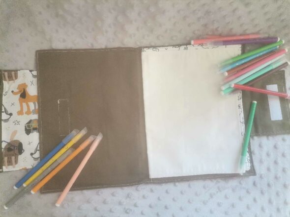 Cahier de coloriage lavable - Petits chiens kaki – Image 4