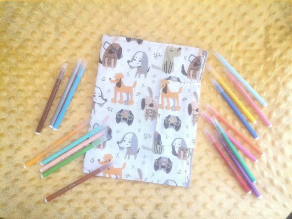 Cahier de coloriage lavable - Petits chiens gris