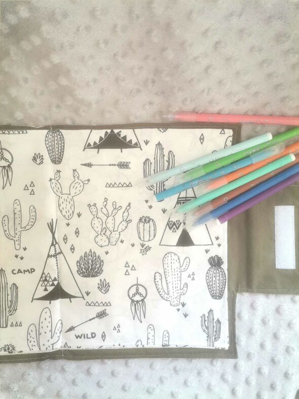 Cahier de coloriage lavable - Petits chiens kaki – Image 2