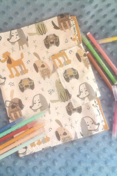 Cahier de coloriage lavable - Petits chiens jaune moutarde
